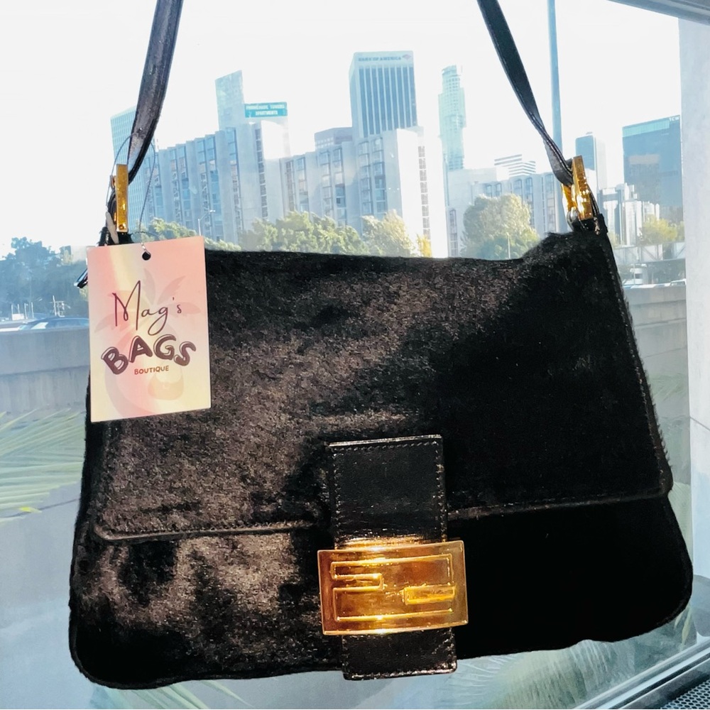 Fendi: Calf Hair Fur Gold FF Logo Mamma Baguette Shoulder Bag (Black) - Picture 3 of 16